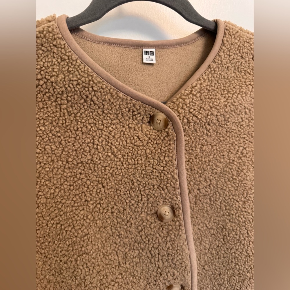 UNIQLO Sherpa with Fleece Lined Button-Down Jacket, Taupe, Small - Picture 2 of 5
